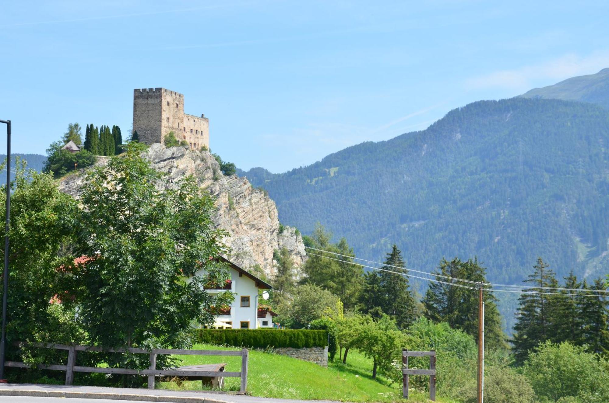 Alpenzeit Villa Ladis Ruang foto